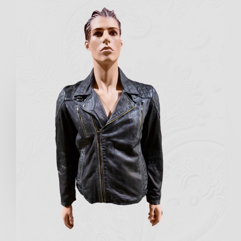 Guess Men’s leather Jacket, size Medium. Color black. Motorcycle jacket.